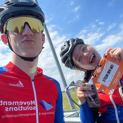 HannahTycho Hannah en Tycho fietsen door 12 provincies voor onderzoek naar MS