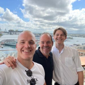 Broers Wytze en Jelle Iron Man vader